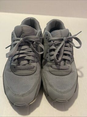Nike Men’s Grey Mesh & Leather Athletic Sneakers